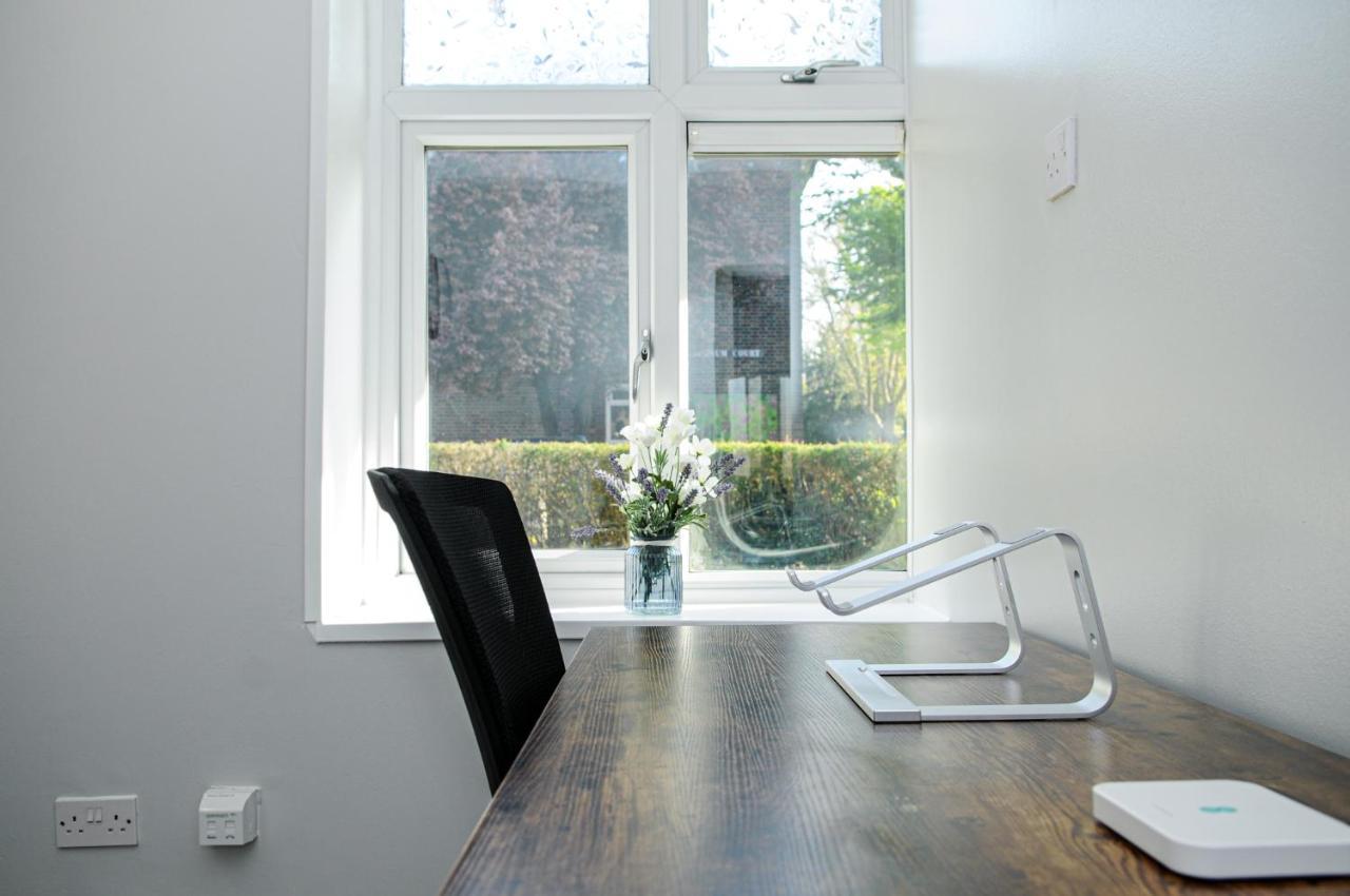 Greater London, 1 Bed London Flat, Parking, Nr Metro Stations, 15Mins To London 아파트 외부 사진